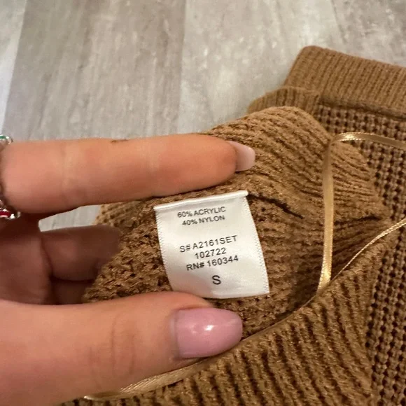 NWT Knit sweater set - Picture 7 of 7